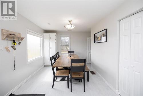 2200 London Line, Sarnia, ON - Indoor Photo Showing Dining Room