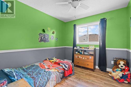 98 Laura Lane, Strathroy-Caradoc (Ne), ON - Indoor Photo Showing Bedroom