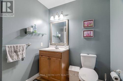 98 Laura Lane, Strathroy-Caradoc (Ne), ON - Indoor Photo Showing Bathroom