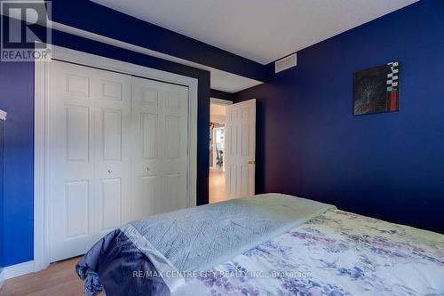 98 Laura Lane, Strathroy-Caradoc (Ne), ON - Indoor Photo Showing Bedroom