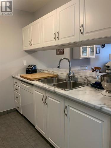 89 Pine St # 707, Sault Ste. Marie, ON - Indoor Photo Showing Kitchen With Double Sink