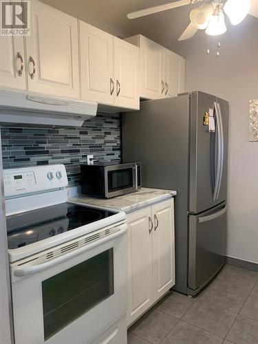 89 Pine St # 707, Sault Ste. Marie, ON - Indoor Photo Showing Kitchen