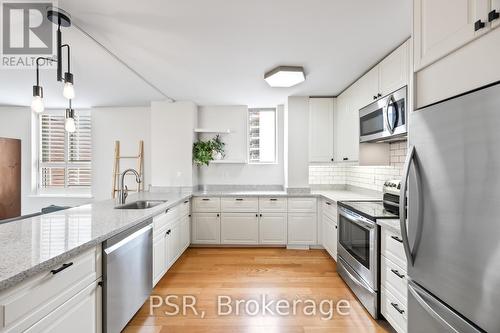 505 - 95 Lombard Street, Toronto, ON - Indoor Photo Showing Kitchen With Upgraded Kitchen