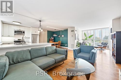 505 - 95 Lombard Street, Toronto, ON - Indoor Photo Showing Living Room