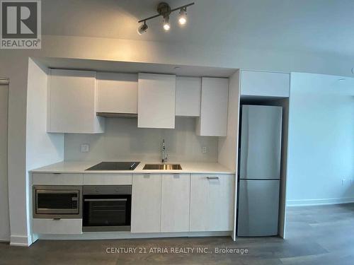 2812 - 99 Broadway Avenue, Toronto, ON - Indoor Photo Showing Kitchen