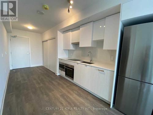 2812 - 99 Broadway Avenue, Toronto, ON - Indoor Photo Showing Kitchen