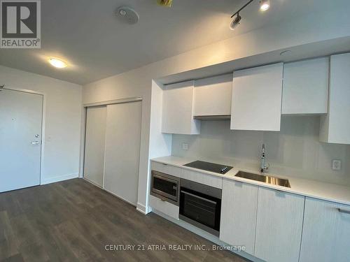 2812 - 99 Broadway Avenue, Toronto, ON - Indoor Photo Showing Kitchen