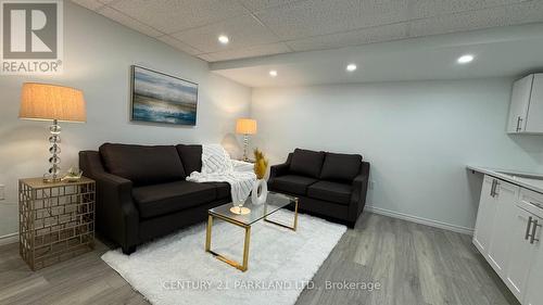 7 Torr Lane, Ajax, ON - Indoor Photo Showing Living Room