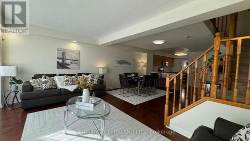 7 Torr Lane, Ajax, ON - Indoor Photo Showing Living Room