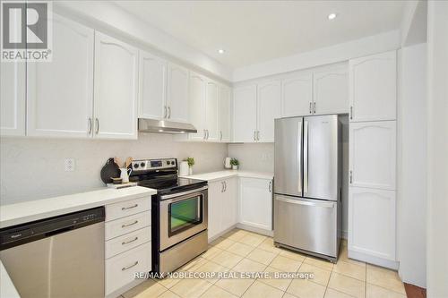 41 Robert Osprey Drive, Markham, ON - Indoor Photo Showing Kitchen