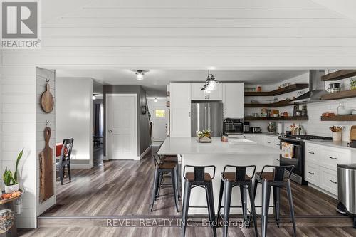 1001 Vance Crescent, Innisfil, ON - Indoor Photo Showing Kitchen