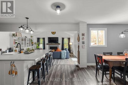 1001 Vance Crescent, Innisfil, ON - Indoor Photo Showing Dining Room