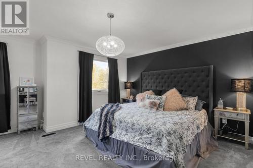 1001 Vance Crescent, Innisfil, ON - Indoor Photo Showing Bedroom