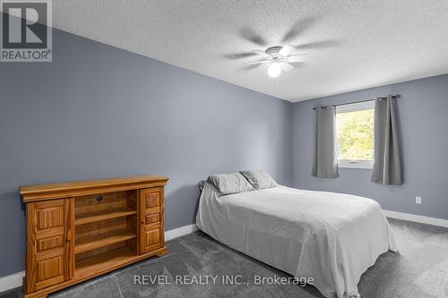 1001 Vance Crescent, Innisfil, ON - Indoor Photo Showing Bedroom