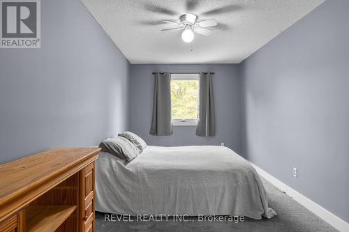 1001 Vance Crescent, Innisfil, ON - Indoor Photo Showing Bedroom