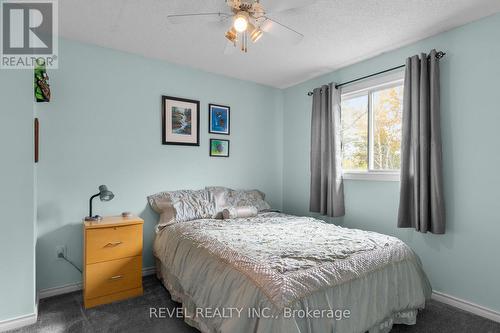 1001 Vance Crescent, Innisfil, ON - Indoor Photo Showing Bedroom