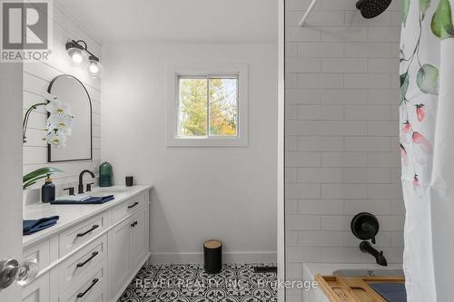 1001 Vance Crescent, Innisfil, ON - Indoor Photo Showing Bathroom