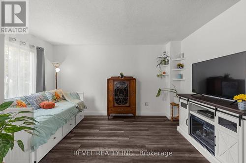 1001 Vance Crescent, Innisfil, ON - Indoor Photo Showing Bedroom