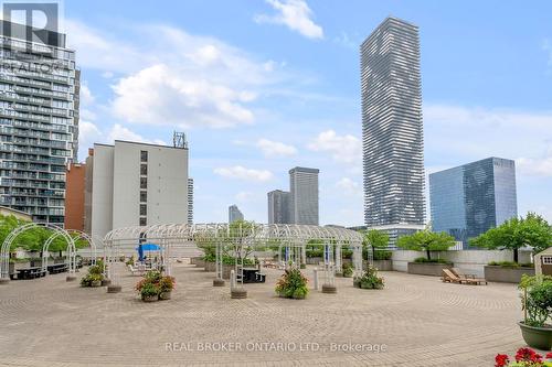 2113 - 25 The Esplanade, Toronto, ON - Outdoor With Facade