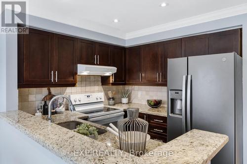 2861 Westbury Court, Mississauga, ON - Indoor Photo Showing Kitchen