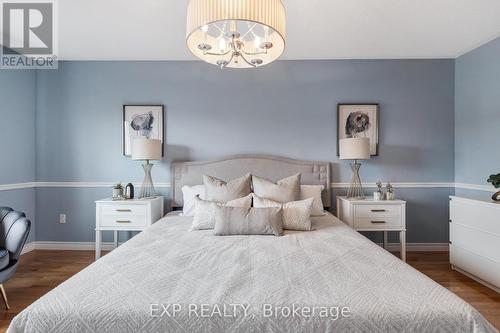 2861 Westbury Court, Mississauga, ON - Indoor Photo Showing Bedroom