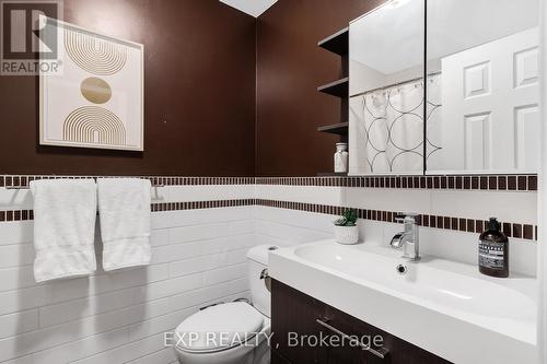 2861 Westbury Court, Mississauga, ON - Indoor Photo Showing Bathroom