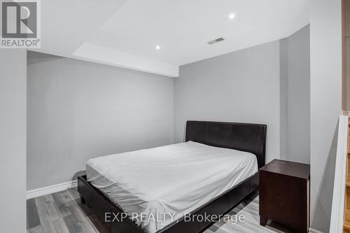 2861 Westbury Court, Mississauga, ON - Indoor Photo Showing Bedroom