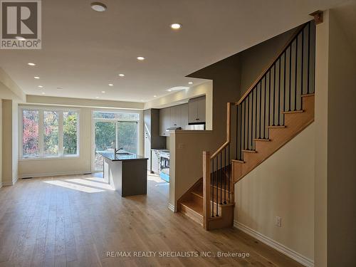 2078 Coppenwood   Common, Burlington, ON - Indoor Photo Showing Other Room