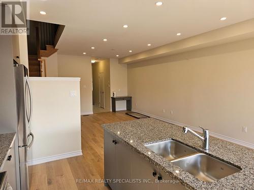 2078 Coppenwood   Common, Burlington, ON - Indoor Photo Showing Kitchen With Double Sink