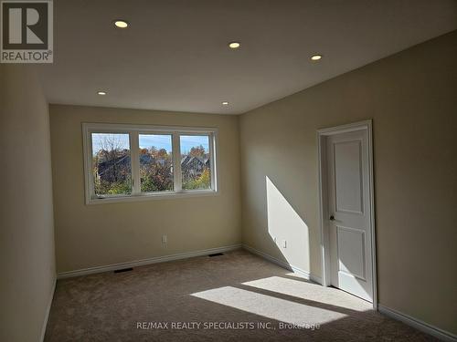 2078 Coppenwood   Common, Burlington, ON - Indoor Photo Showing Other Room