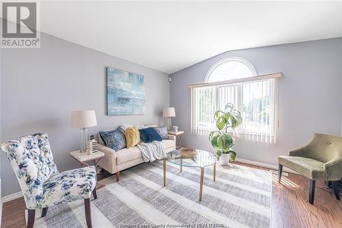 1752 Vicky Circle Unit# Upper, Windsor, ON - Indoor Photo Showing Living Room