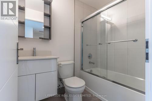 814 - 60 Frederick Street, Kitchener, ON - Indoor Photo Showing Bathroom