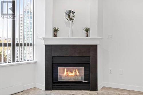 1006 1190 Pipeline Road, Coquitlam, BC - Indoor Photo Showing Living Room With Fireplace