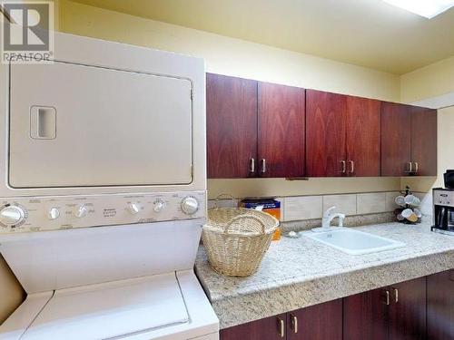 3801 Ontario Ave, Powell River, BC - Indoor Photo Showing Laundry Room