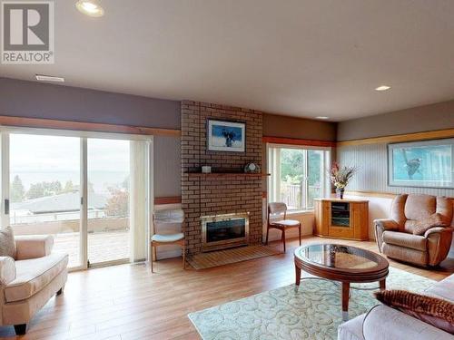 3801 Ontario Ave, Powell River, BC - Indoor Photo Showing Living Room With Fireplace