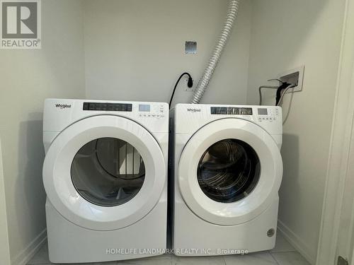 22 - 15 Lytham Green Circle, Newmarket, ON - Indoor Photo Showing Laundry Room