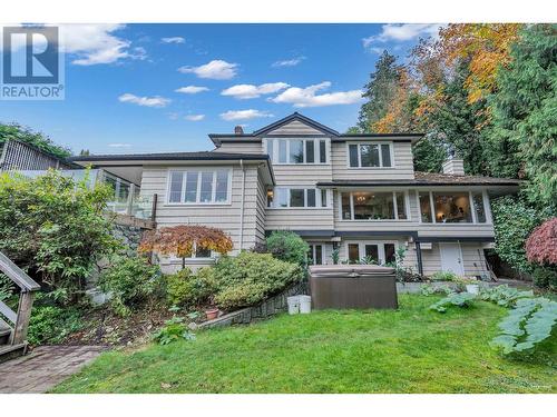 1340 Palmerston Avenue, West Vancouver, BC - Outdoor With Facade