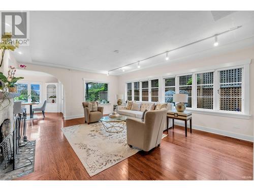 1340 Palmerston Avenue, West Vancouver, BC - Indoor Photo Showing Living Room