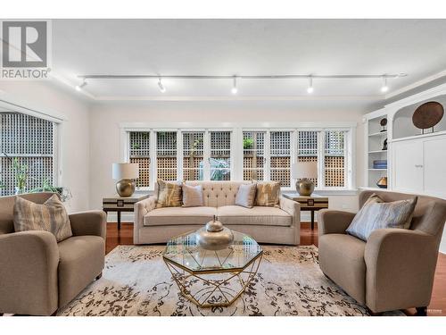 1340 Palmerston Avenue, West Vancouver, BC - Indoor Photo Showing Living Room