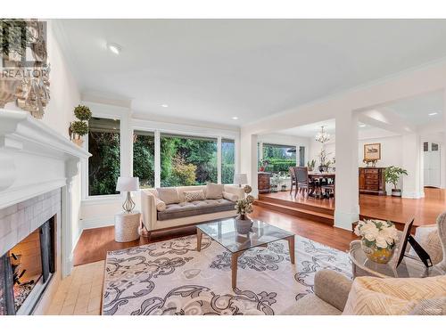 1340 Palmerston Avenue, West Vancouver, BC - Indoor Photo Showing Living Room With Fireplace