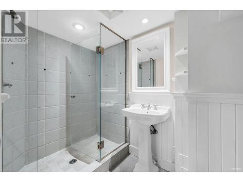 1340 Palmerston Avenue, West Vancouver, BC - Indoor Photo Showing Bathroom