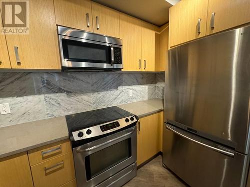 102 12040 222 Street, Maple Ridge, BC - Indoor Photo Showing Kitchen