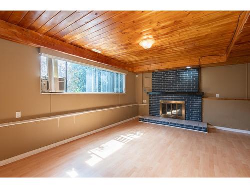 14781 88 Avenue, Surrey, BC - Indoor Photo Showing Living Room With Fireplace