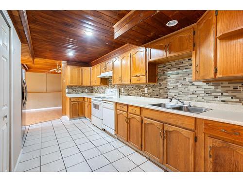 14781 88 Avenue, Surrey, BC - Indoor Photo Showing Kitchen With Double Sink