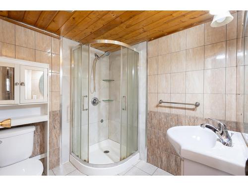 14781 88 Avenue, Surrey, BC - Indoor Photo Showing Bathroom