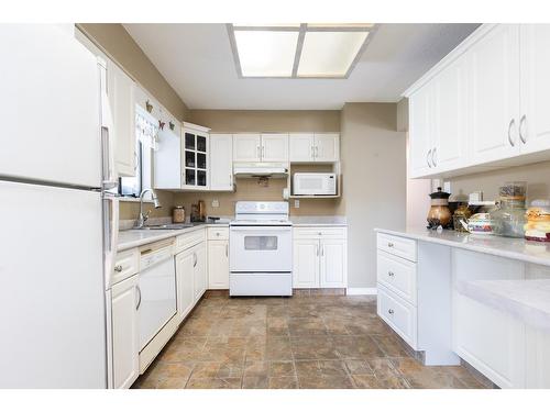 14781 88 Avenue, Surrey, BC - Indoor Photo Showing Kitchen With Double Sink