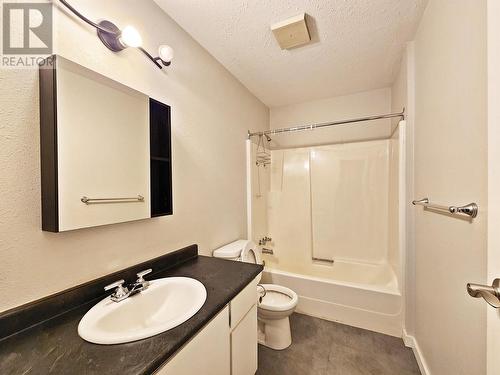 109 625 Reid Street, Quesnel, BC - Indoor Photo Showing Bathroom