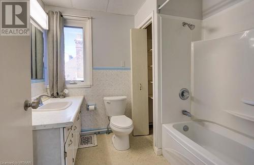 Bathroom - 29 Broadway Street Unit# 2, Woodstock, ON - Indoor Photo Showing Bathroom