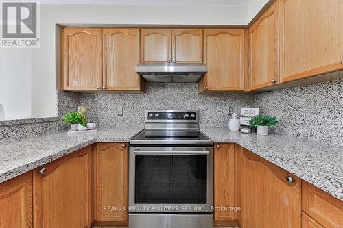 3898 Skyview Street, Mississauga, ON - Indoor Photo Showing Kitchen