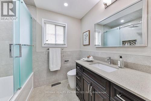 3898 Skyview Street, Mississauga, ON - Indoor Photo Showing Bathroom